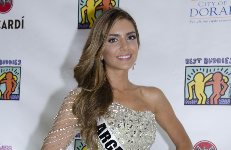 ¿Quién es Valentina Ferrer, la novia de J Balvin con quien está esperando su primer hijo?