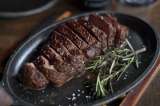 La historia de Tres Cuatro Cinco, un emblemático steakhouse en Bogotá