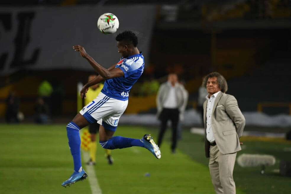 Los jugadores de Millonarios salieron con señales de frustración tras perder el primer partido 1-2 contra Deportivo Pasto. Su próximo encuentro será contra Cúcuta el jueves 30 de mayo. / Gustavo Torrijos