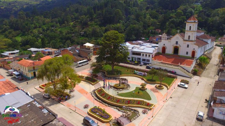 El municipio conocido por ofrecer chicharrones de cuajada: ¿cómo ir y qué más hacer allí?