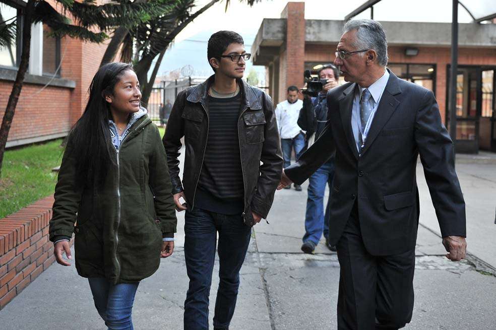 Angie Peña, Juan Varacaldo y el secretario de Gobierno Guillermo Alfonso Jaramillo. /David Campuzano