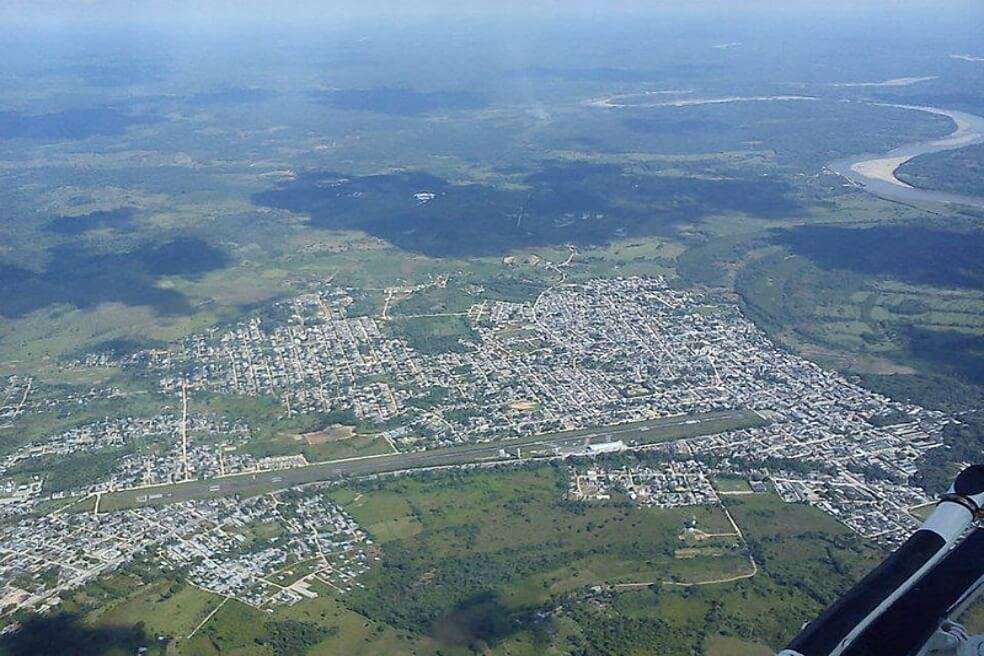 Toma aérea del municipio de Puerto Leguízamo, que es recurrente en las alertas tempranas de deforestación emitidas por el IDEAM cada cuatrimestre. / UNAL