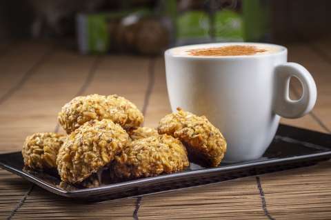 Así puedes preparar galletas de avena en tu microondas