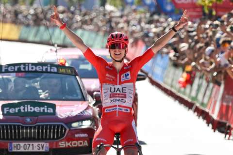 Tadej Pogacar dio otro golpe en la Vuelta a España y ganó en solitario la cuarta etapa