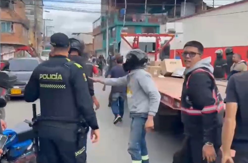 Hallazgo de grúa robada llevó a la Policía a descubrir un desguazadero.