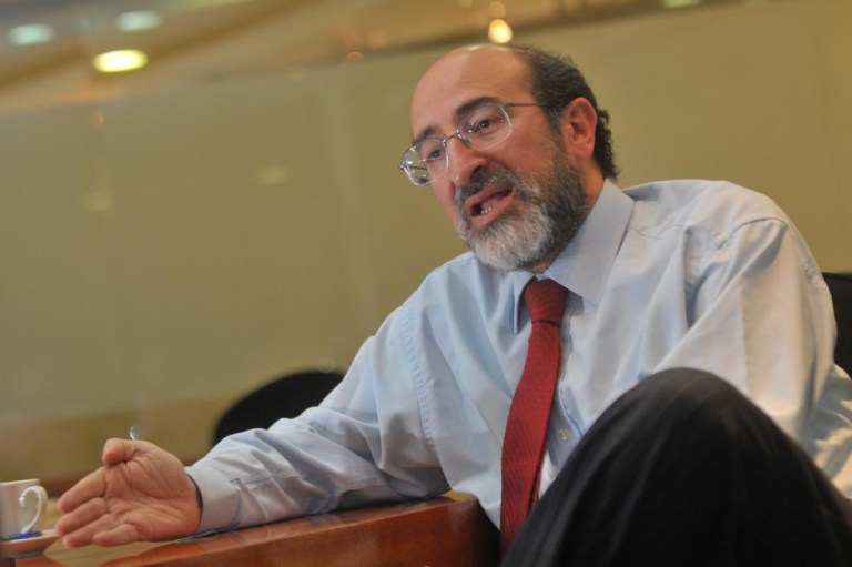 No soy un francotirador contra el Gobierno: Juan Lozano