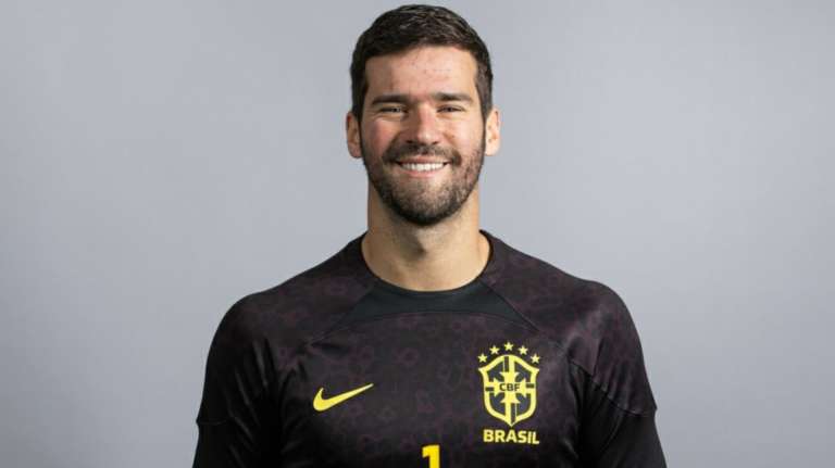 Alisson Becker, arquero de la Selección de fútbol de Brasil.