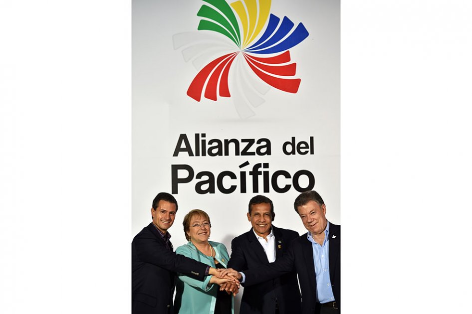 Presidentes de la Alianza Pacífico en la firma de la declaración de Paracas. / AFP