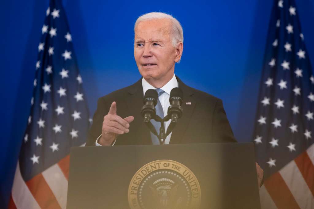 Washington (United States), 13/01/2025.- US President Joe Biden delivers the last foreign policy speech of his presidency at the State Department in Washington, DC, USA, 13 January 2025. Biden emphasized the value of foreign alliances, including with NATO, stating that the US is 'in a fundamentally better place than it was four years ago.' EFE/EPA/JIM LO SCALZO