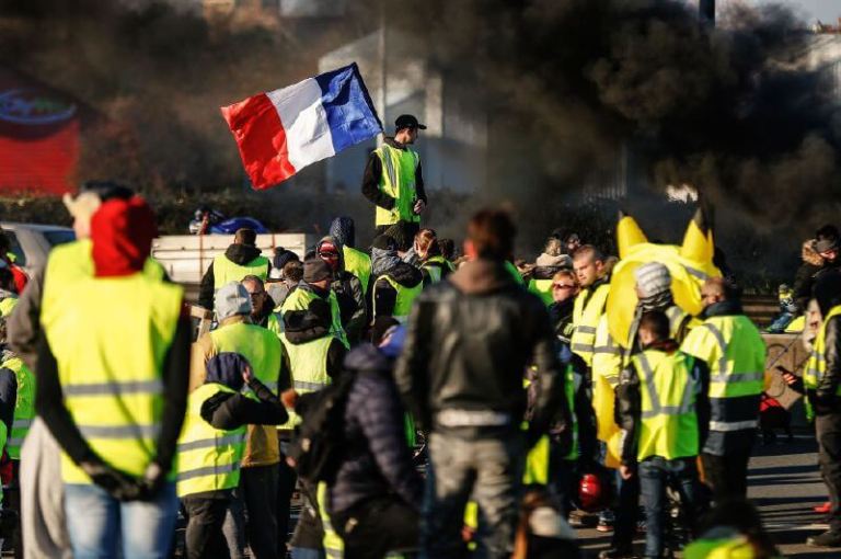 Aniversario de los chalecos amarillos en Francia, ¿hasta el año 3000?