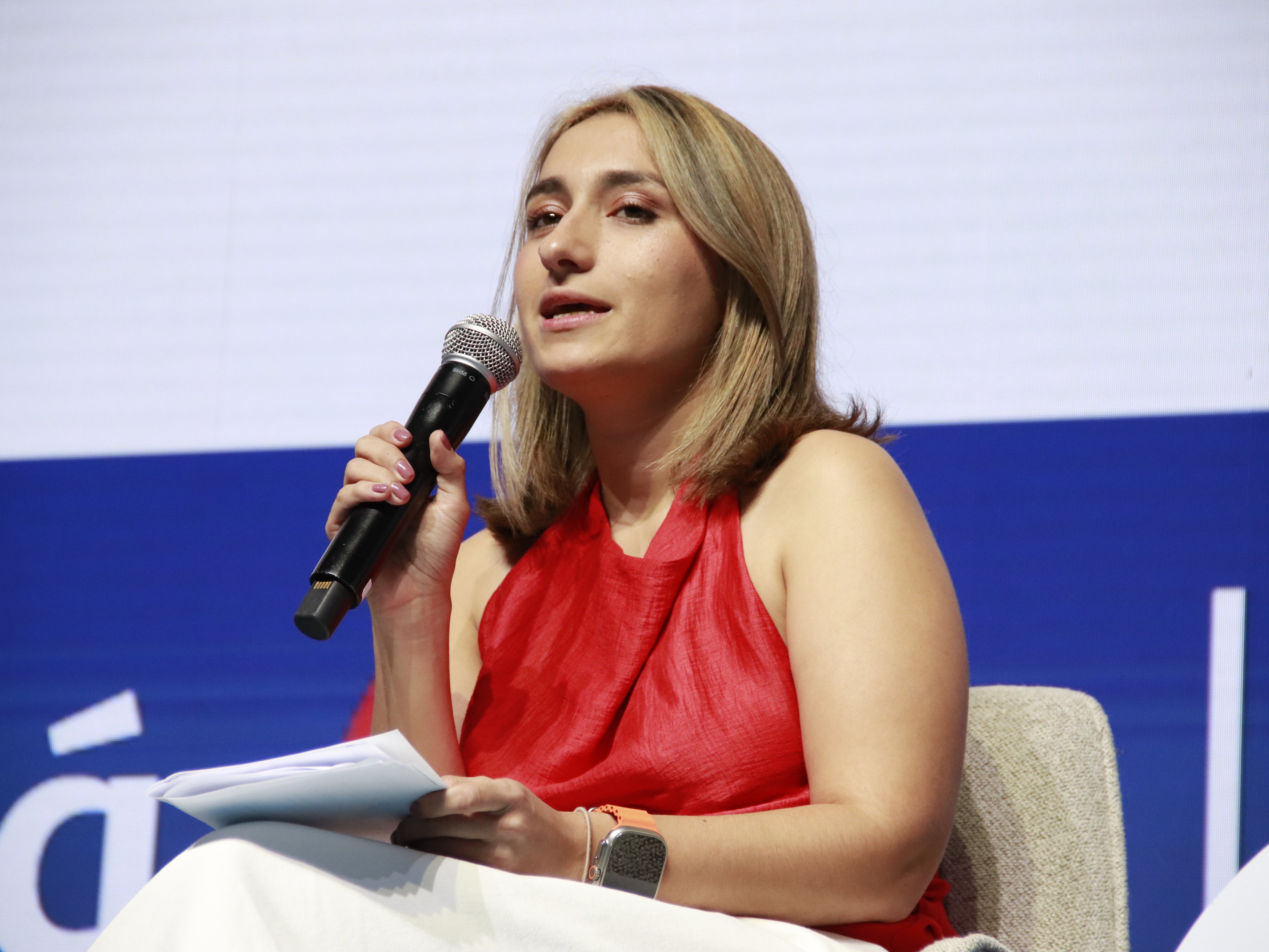 Laura Sarabia Asobancaria