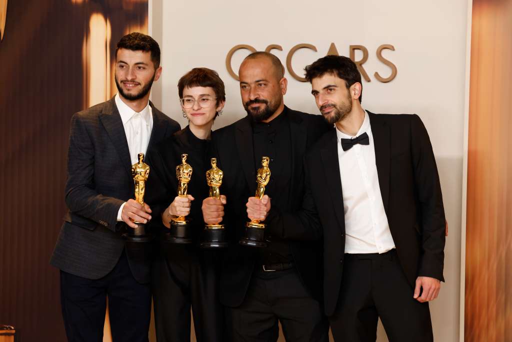 LOS ANGELES (United States), 03/03/2025.- (L-R) Basel Adra, Rachel Szor, Hamdan Ballal and Yuval Abraham, winners of the Best Documentary Feature Film for “No Other Land”, pose in the press room during the 97th annual Academy Awards ceremony at the Dolby Theatre in the Hollywood neighborhood of Los Angeles, California, USA, 02 March 2025. (Basilea) EFE/EPA/CAROLINE BREHMAN