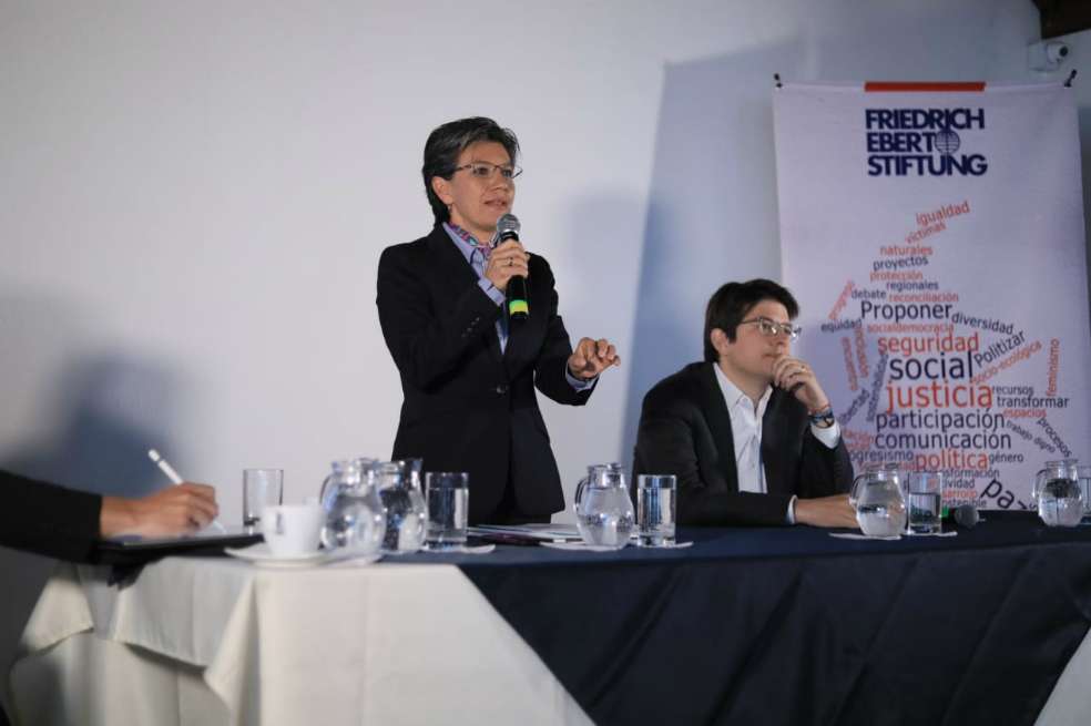 Al debate solo asistieron Claudia López y Miguel Uribe. / Cristian Martínez