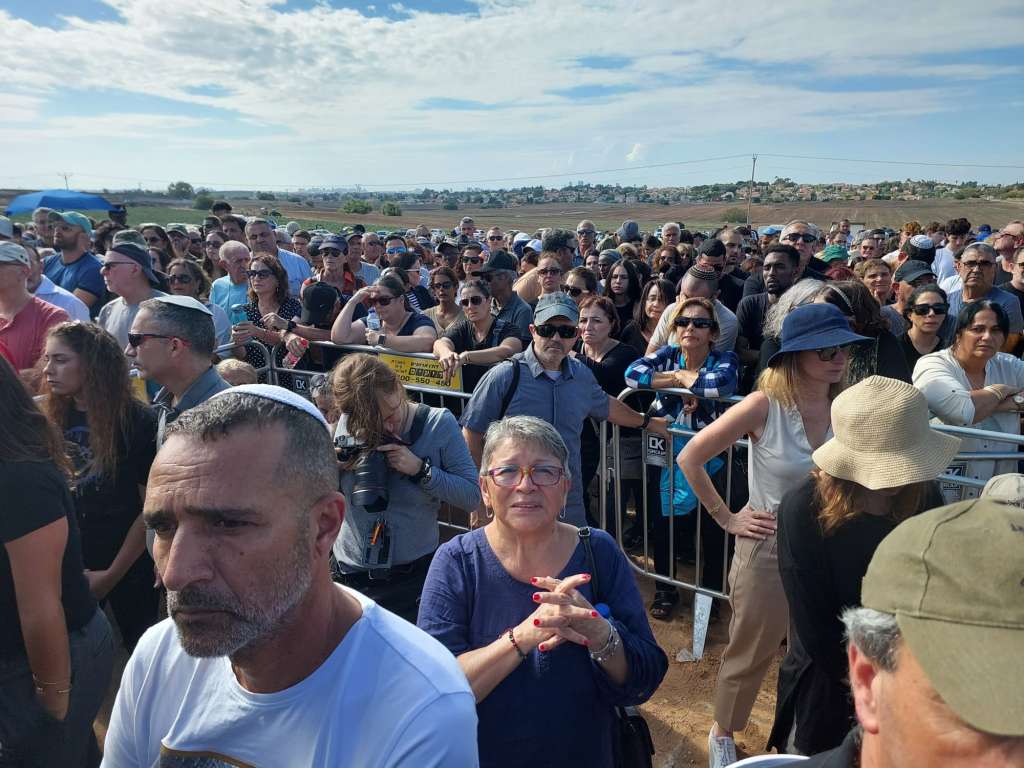 Rosmira Rinkevich, entre muchos de los habitantes de Israel que viven en medio del fuego cruzado entre este país y Palestina.
