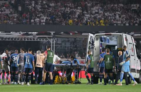 Jugador de Nacional se desplomó en pleno partido de la Copa Libertadores: video