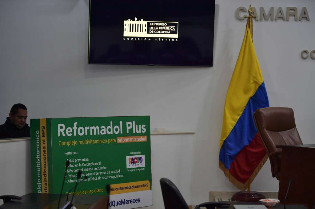 Debate realizado en la Comisión Séptima de la Cámara de Representantes al que asistieron ministros y congresistas como: Carolina Corcho, ministra Salud; Irene Vélez, ministra de Minas y Energía; Alfonso Prada, ministro del Interior; Agmeth Escaf, congresista.