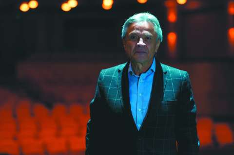 Ramiro Osorio: “Uno va al teatro porque necesita que le pase algo”