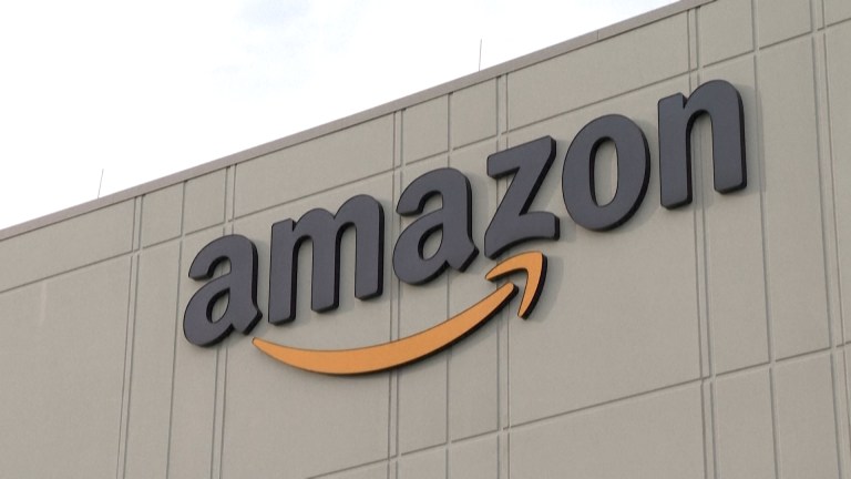 Amazon destruyó seis millones de productos falsificados en 2022