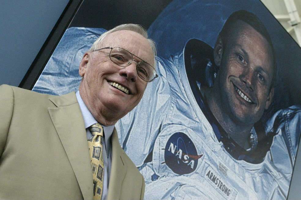 Neil Armstrong en 2005, mientras daba una conferencia en la Campus Party de Valencia, España. / AFP