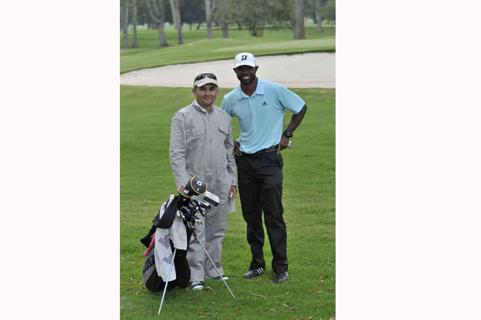 Ramiro Triana (izq.) y el golfista estadounidense Timothy O’Neal. / Gustavo Torrijos