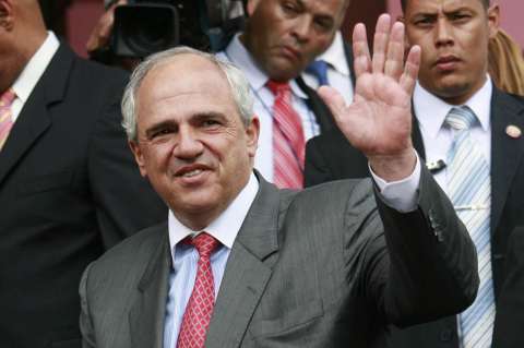 Ernesto Samper fue sometido de urgencia a operación de corazón