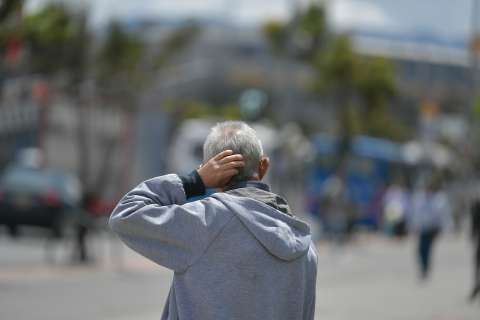 ¿Un pensionado puede seguir trabajando en Colombia y qué efectos tiene?