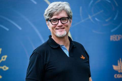 Brian King: productor de un proyecto transoceánico