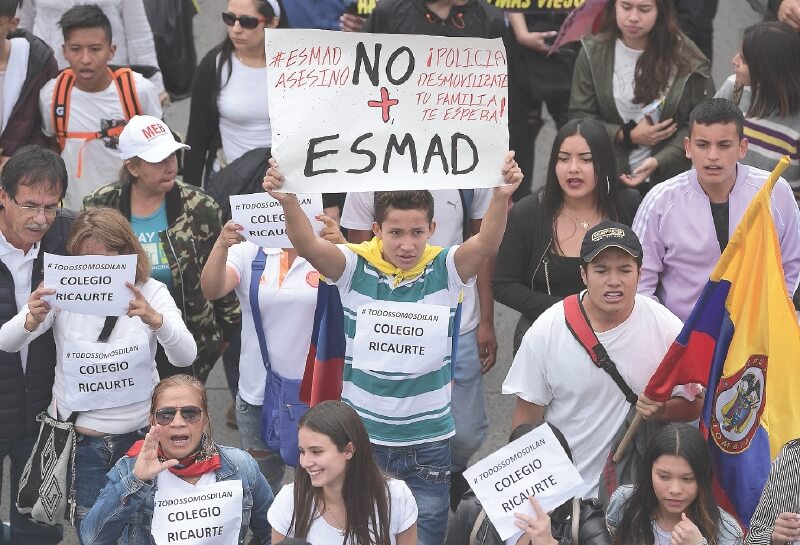 Los disturbios del sábado dejaron 29 civiles heridos, entre ellos cinco mujeres. / Mauricio Alvarado