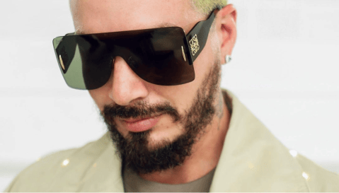 J Balvin, en búsqueda de la mujer que tiene tatuada en un brazo. Esta es la historia