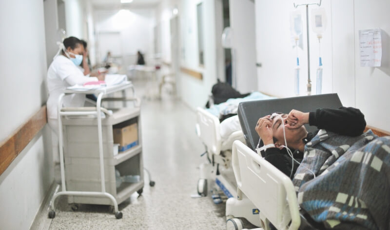 Un fuerte control social y ayuda de donantes extranjeros, más visibles en democracia, mejoran significativamente el gasto público en el sistema de salud, señaló un nuevo estudio. / Archivo El Espectador
