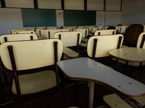 Más de 1.400 estudiantes fueron evacuados de tres sedes educativas en Candelaria, Valle