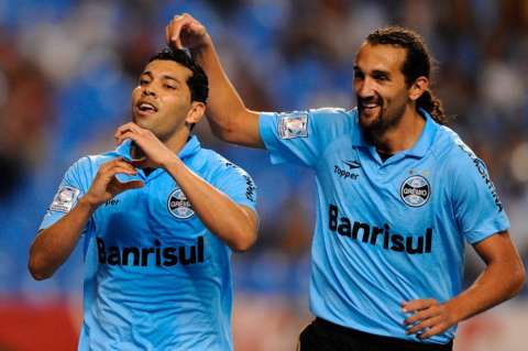Gremio goleó a Fluminense por Grupo 8 de Copa Libertadores