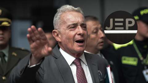 Gobernación de Álvaro Uribe fue mencionada por ganaderos que financiaron masacres