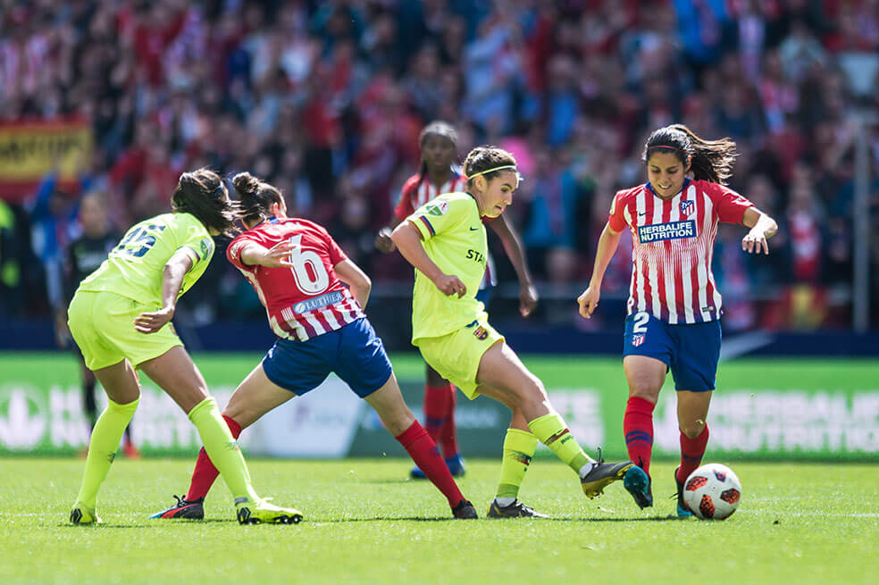 El pasado 17 de marzo, el estadio Wanda Metropolitano acogió a 60.739 espectadores para un encuentro entre Atlético de Madrid y Barcelona. Un nuevo récord europeo en un partido entre dos clubes al superar los 50.212 espectadores de la final de la Liga de Campeones femenina de 2012, entre el Olympique de Lyon y el Fráncfort.
/ Foto: Getty.