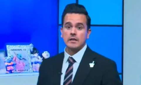 Presentador de noticias es despedido en vivo: “Hoy es tu último día”
