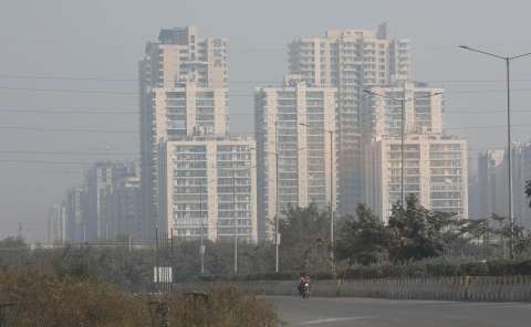 India al borde de una crisis de aire: contaminación en Nueva Delhi alcanza niveles peligrosos
