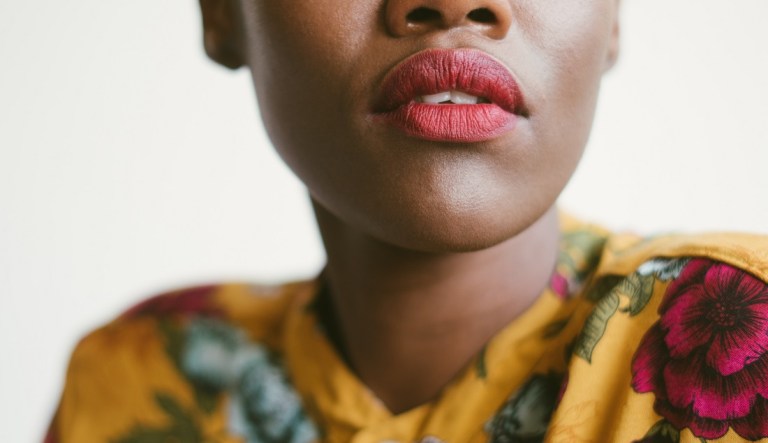 Este es el truco de las famosas para que los labios se vean con más volumen