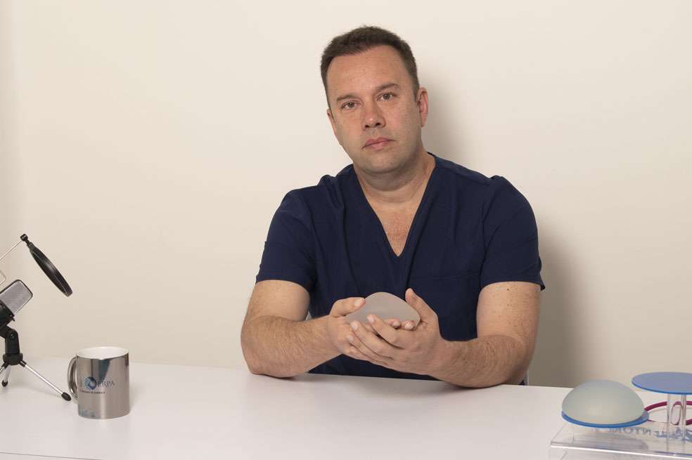 Doctor Zerpa, experto en cirugía facial