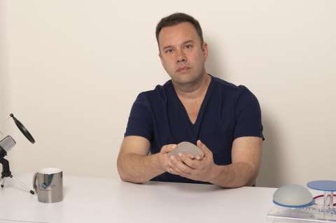 Doctor Zerpa, experto en cirugía facial