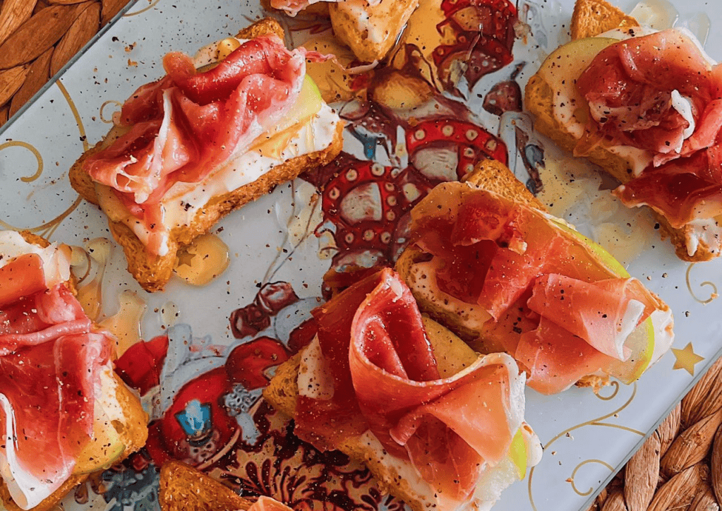 Tostadas de jamón serrano
