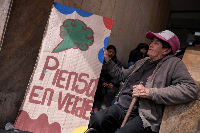 En medio de las manifestaciones, funcionarios de la Uaesp se reunieron con los recicladores para llegar a un acuerdo.