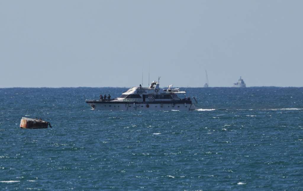 ASHDOD (Israel), 02/10/2025.- A vessel of the Global Sumud Flotilla arriving at Ashdod port 02 October 2025 after being intercepted whilst carrying aid to Gaza. Israel's Foreign Ministry announced that several vessels that form part of the Global Sumud Flotilla (GSF) had been stopped and that those aboard were being transferred to an Israeli port. EFE/EPA/ATEF SAFADI