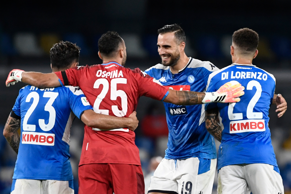 El arquero colombiano David Ospina fue determinante para la clasificación del Napoli a la final de la Copa de Italia.