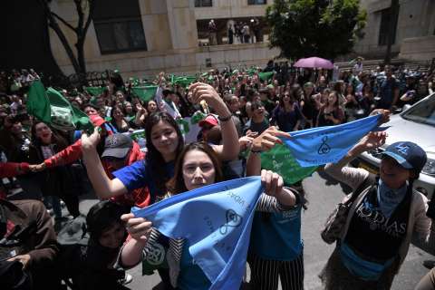 ¿Es viable un referendo antiaborto, como lo plantean candidatos?