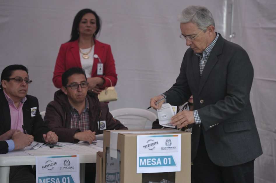 El expresidente Álvaro Uribe votó por el No en el plebiscito. / Óscar Pérez - El Espectador