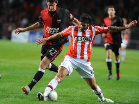 Colón de Santa Fe, nuevo líder del torneo argentino