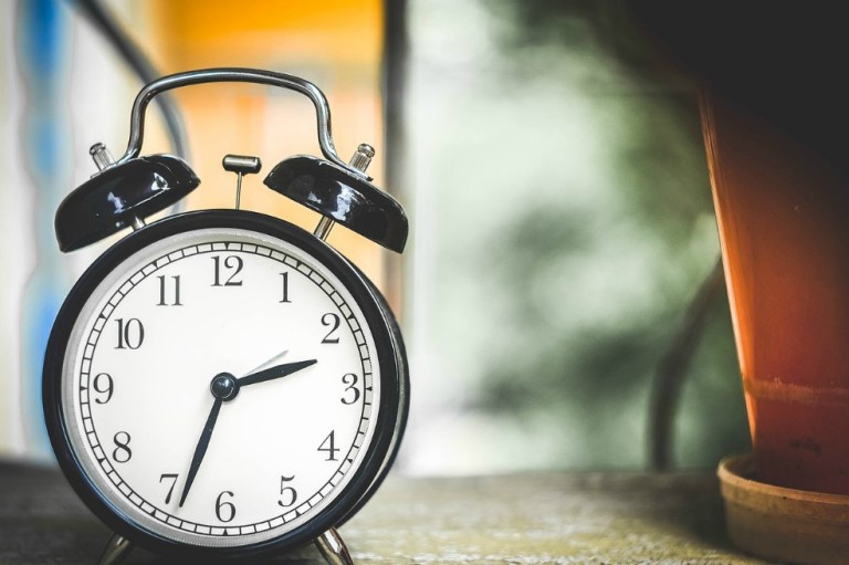 Cambios en horario de comidas enloquecen el ritmo circadiano