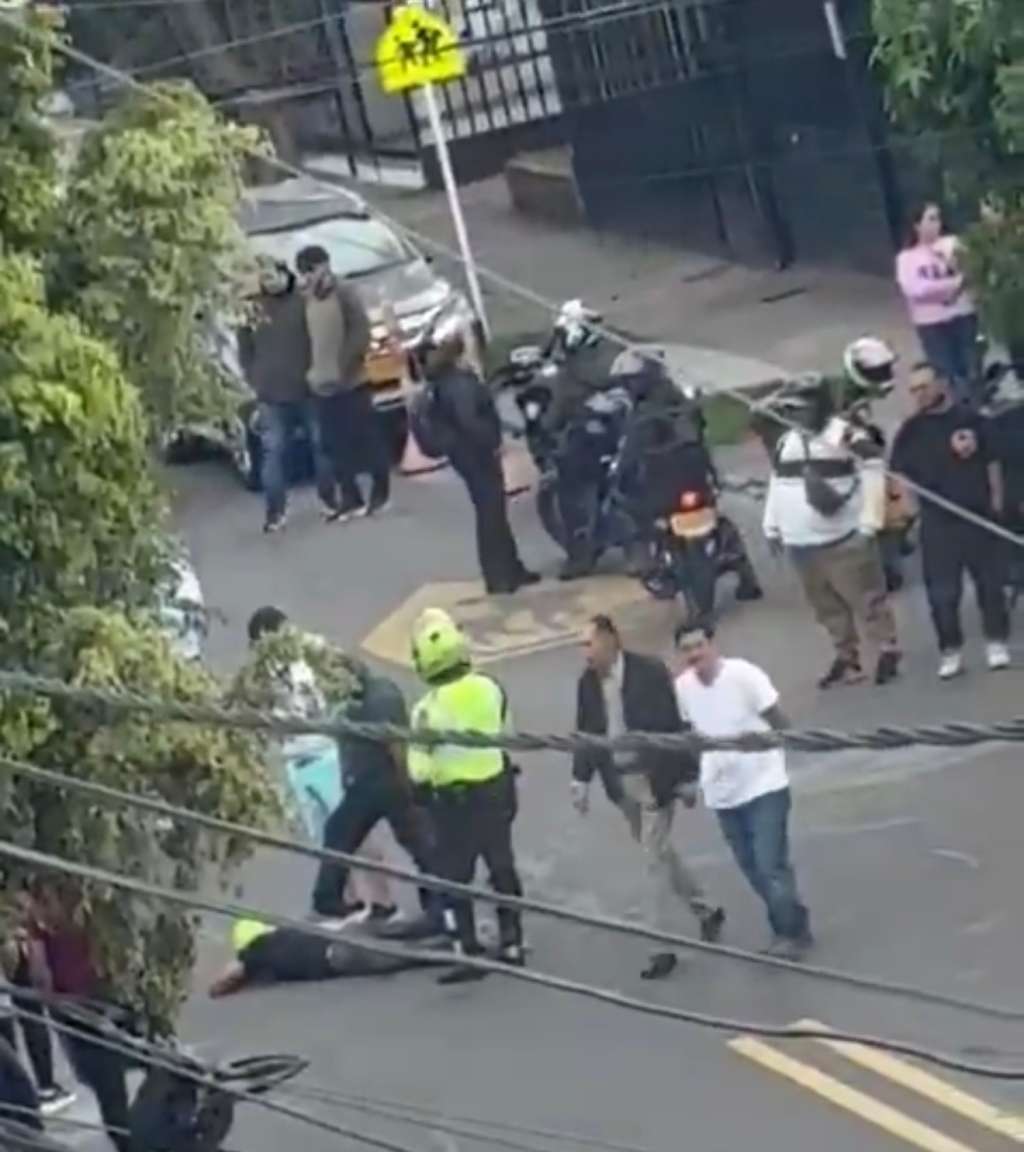 De acuerdo con el reporte oficial, el funcionario intervino al percatarse del hurto y accionó su arma de dotación en lo que, según las autoridades, se dio en el marco de la legítima defensa.