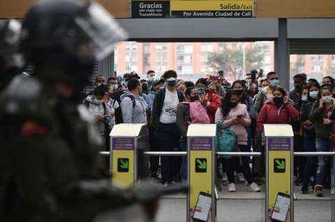 Estas son las 45 estaciones vandalizadas de Transmilenio que no están operando