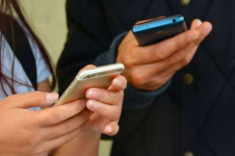 Bogotá estrena primera línea telefónica para orientación de sectores LGTBI 